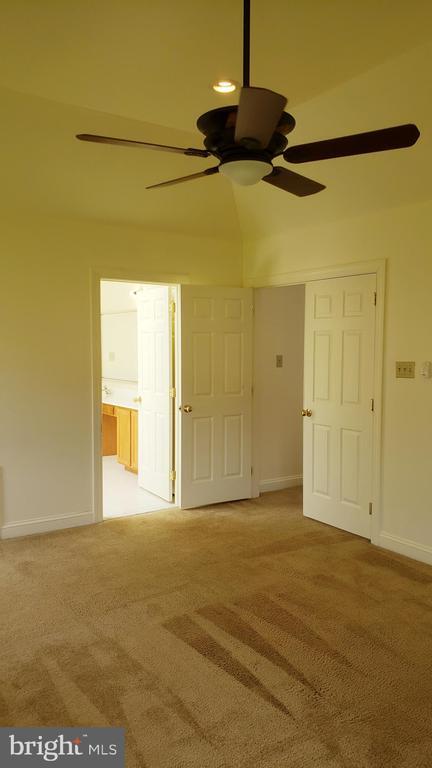 Building Photo - 14 Hayworth Cir