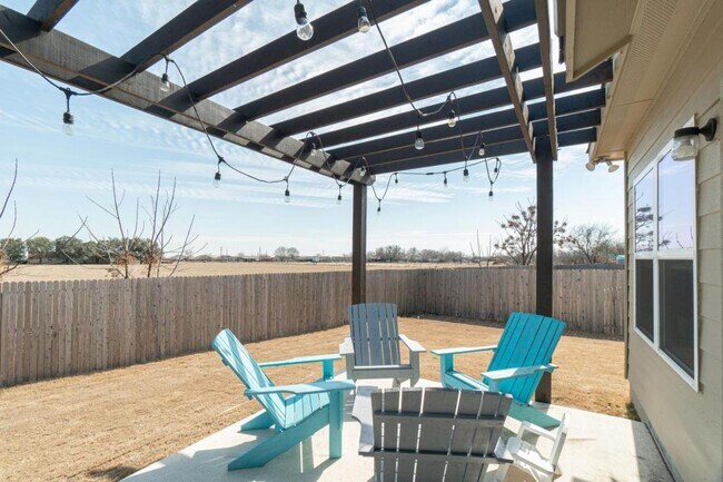 Building Photo - 556 Long Leaf Dr