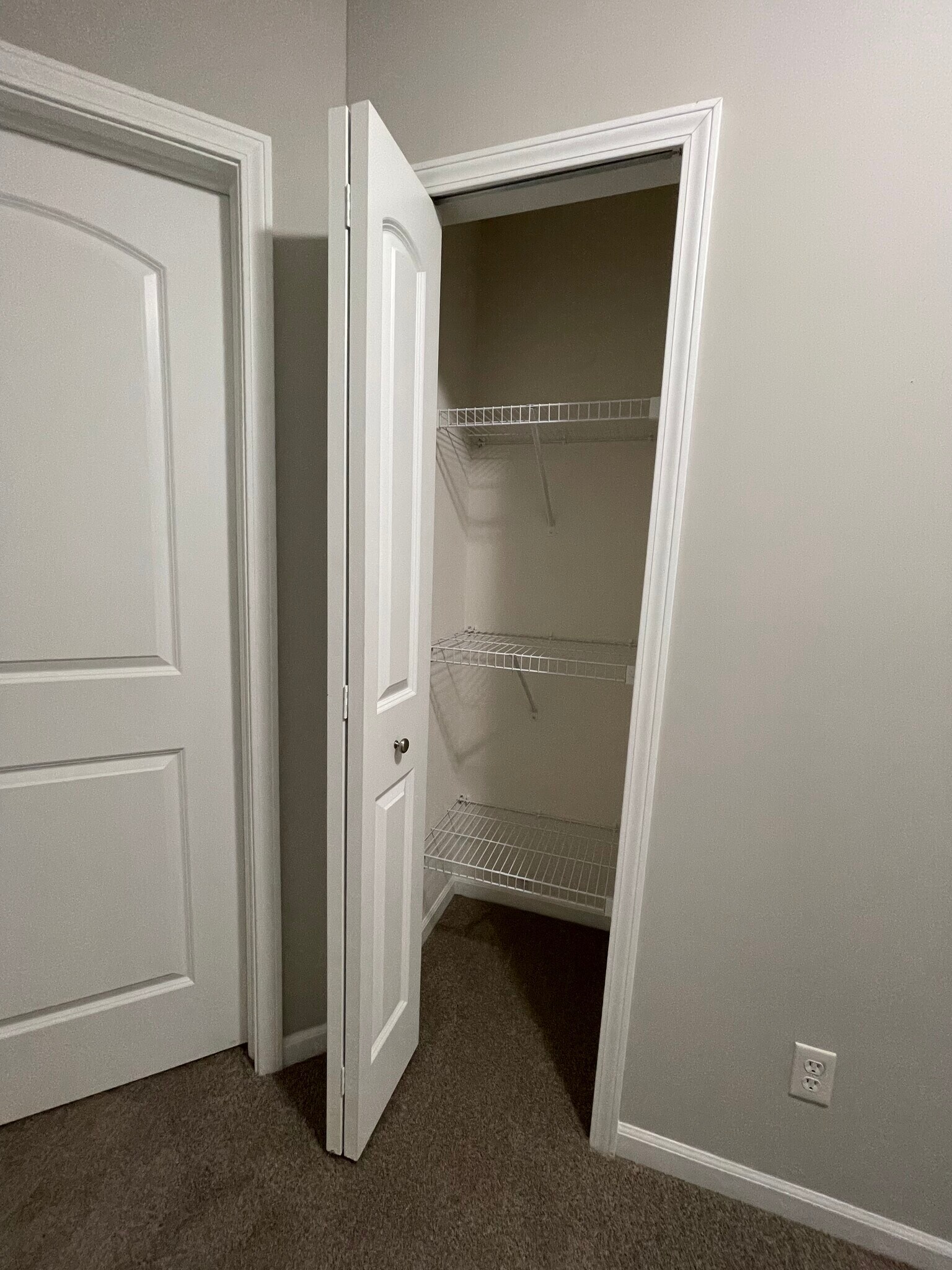 Building Photo - 1068 E 115th Ct