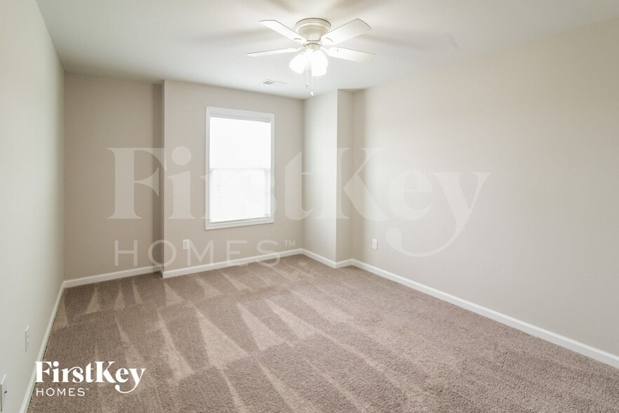 Building Photo - 226 Hyrne Dr