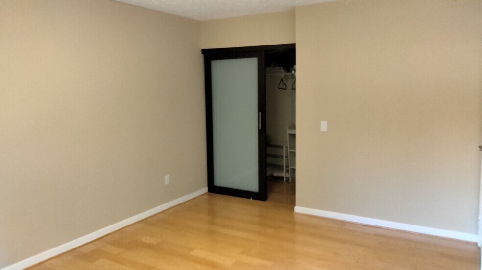 Walk in in master bedroom - 539 French Rd
