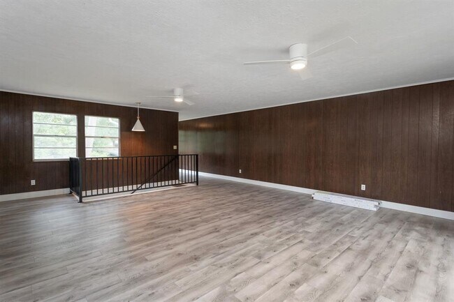 Building Photo - 10234 Hazelhurst Dr