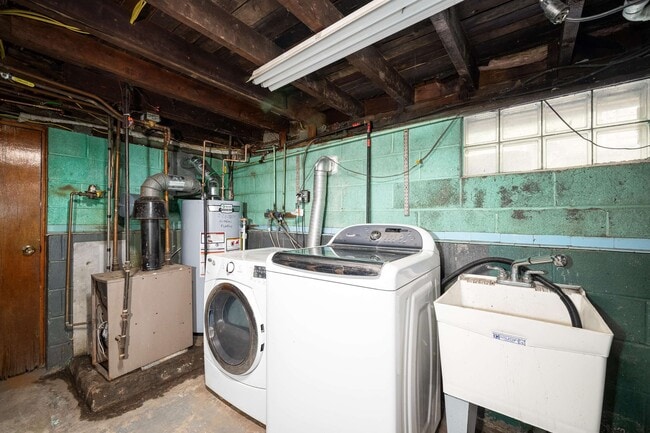 Building Photo - 46 E 16th St