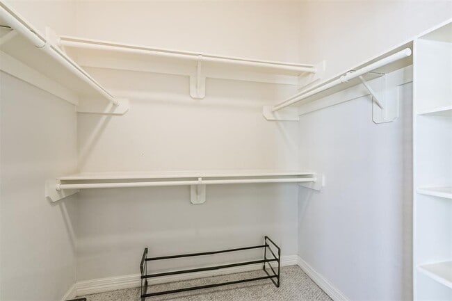 Building Photo - 1109 W 15th 1/2 St