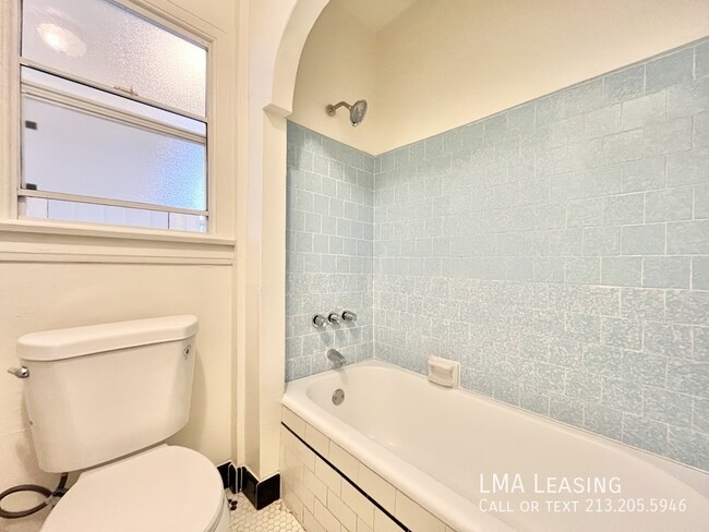 Building Photo - Newly Renovated & Charming Gem w/ Modern F...