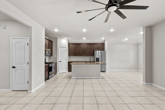 Building Photo - 2218 Levant Ln