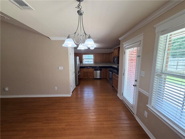 Building Photo - 9646 Estate Dr