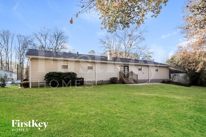 Building Photo - 61 Vanya Ln SE
