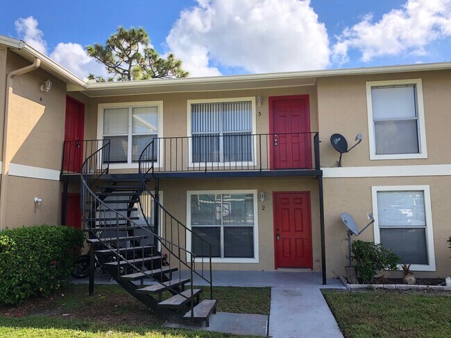 Primary Photo - Spacious 2 Bedroom, 1 Bathroom Condo