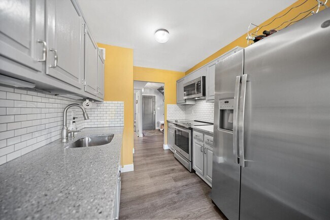 Building Photo - 5300 Columbia Pike