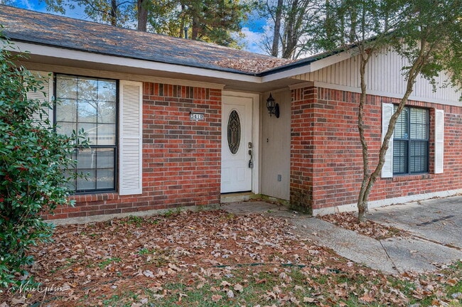 Building Photo - 3410 Woodvine Cir