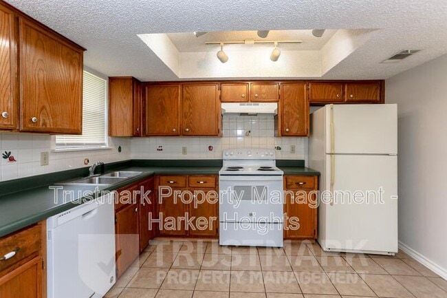 Building Photo - 1505 Spicewood Cir