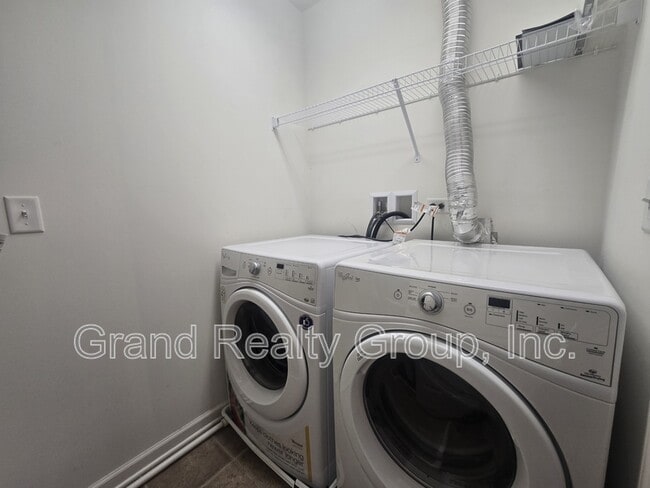 Building Photo - 376 S Jade Ln