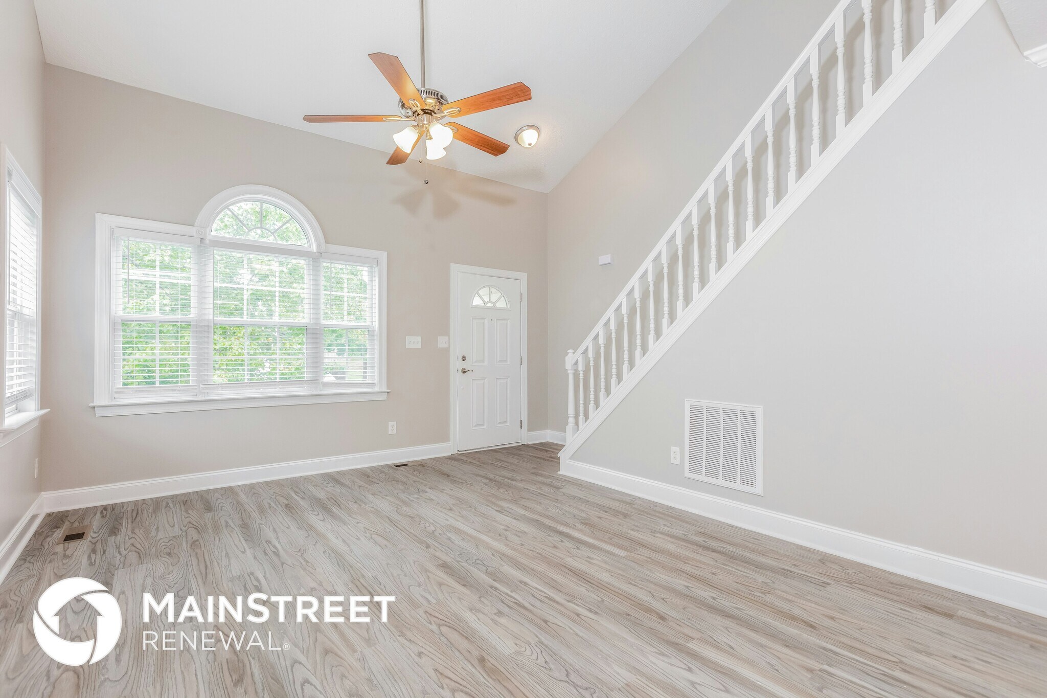 Building Photo - 2016 Spring Creek Dr