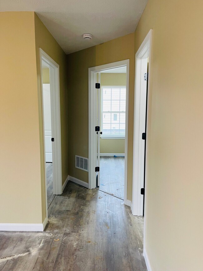 Building Photo - 106 Diane Ct