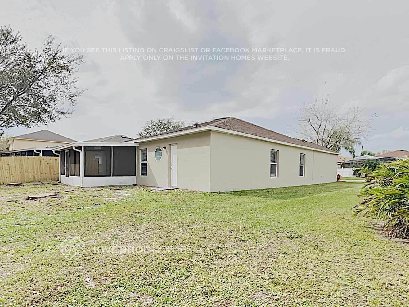 Building Photo - 3260 Erskine Dr