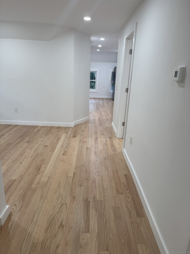 Building Photo - 263 Hawley Ave