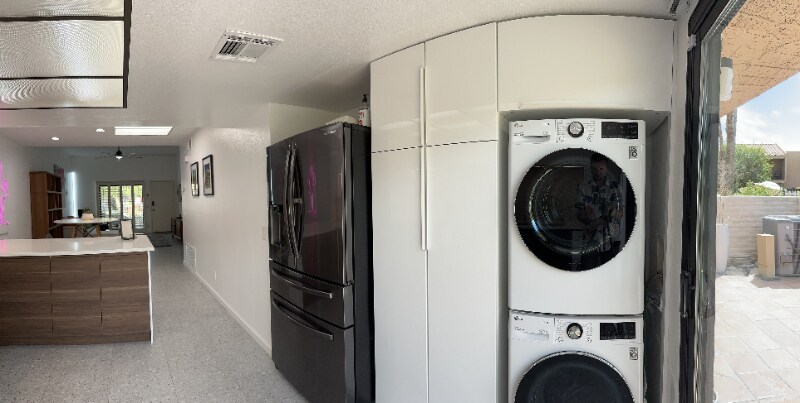 Building Photo - 2303 Los Patos Dr