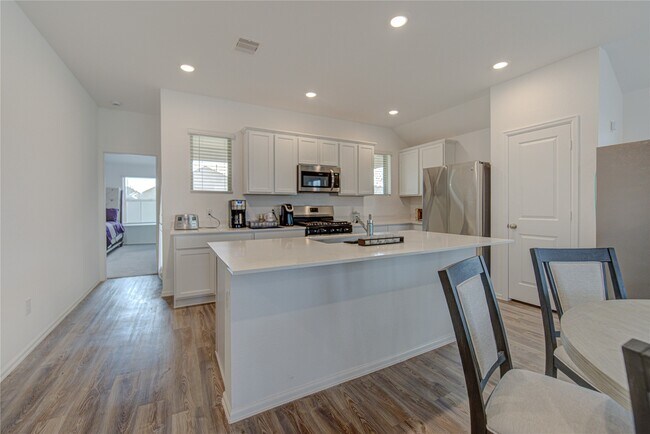 Building Photo - 2904 Cordova Hl Dr