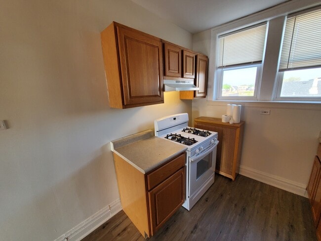 Building Photo - 2352 N Spaulding Ave