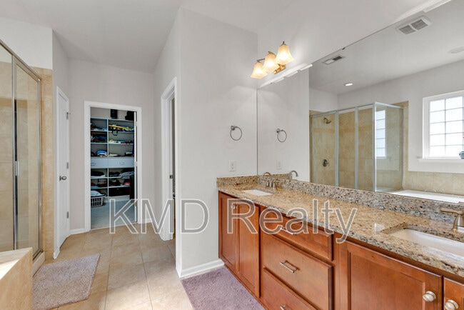 Building Photo - 9312 Ardrey Woods Dr