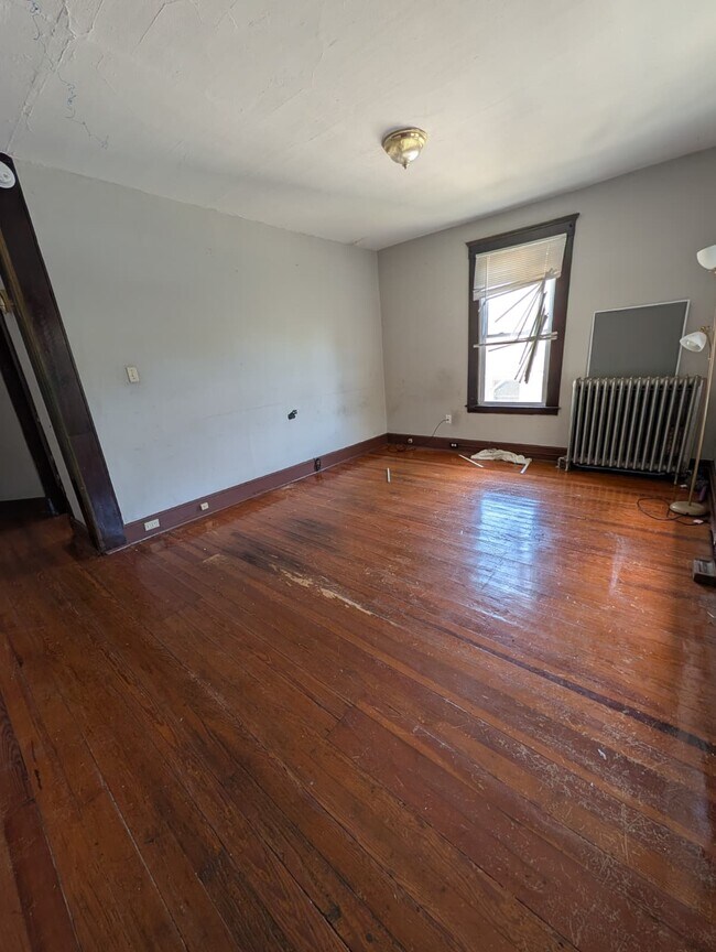 Building Photo - 24 Hallock Ave