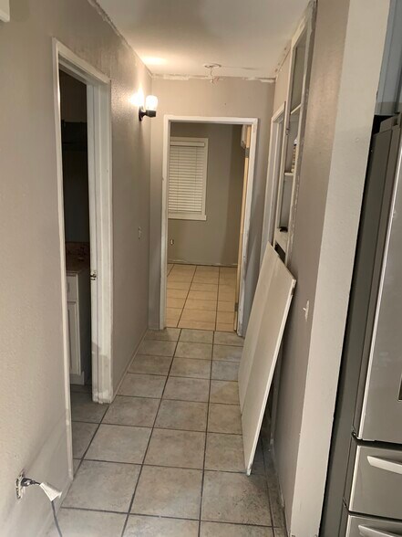 Building Photo - 250 N Hargrave St