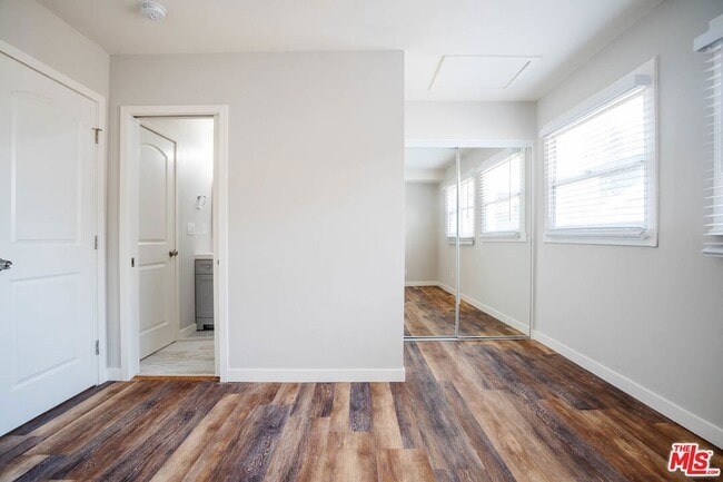 Building Photo - 1131 N Sierra Bonita Ave