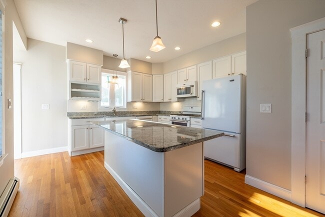 Building Photo - 151r Methuen St