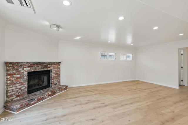 Building Photo - 10305 Floralita Ave