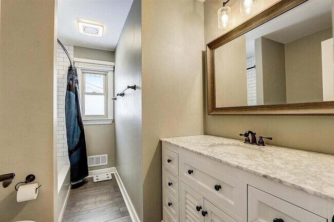 Building Photo - 21810 Locksley Ln