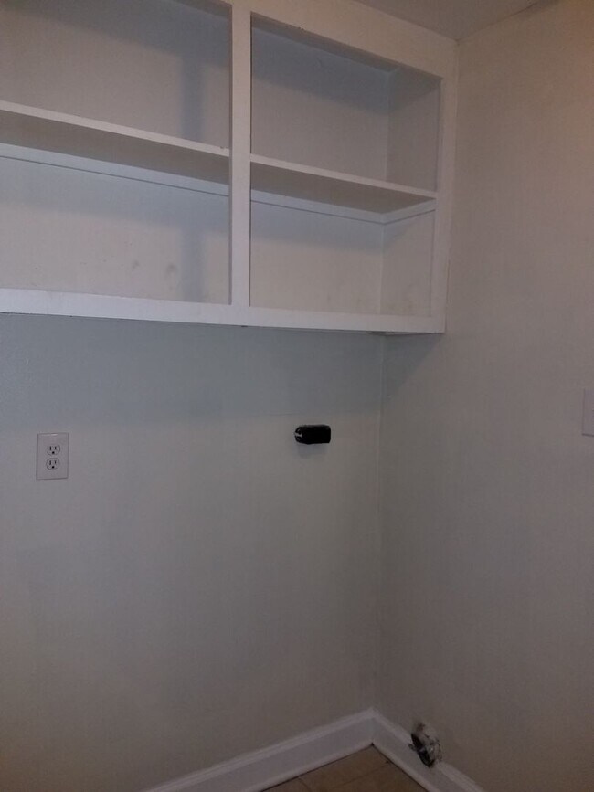 Building Photo - 3341 Golden Oaks Ln