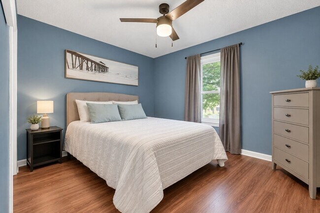 Building Photo - 203 Parrot Dr
