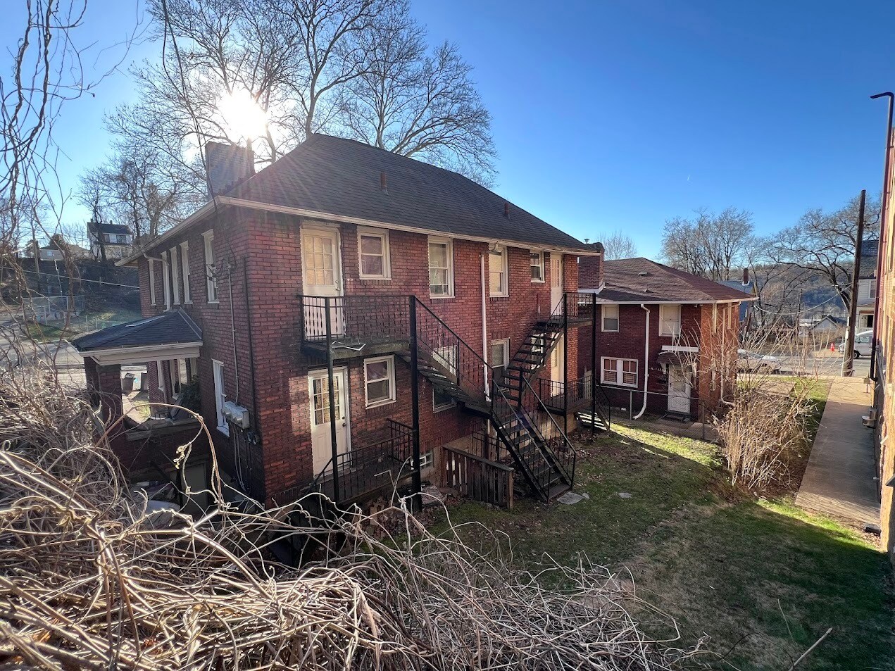 Building Photo - 1205 Sarah St