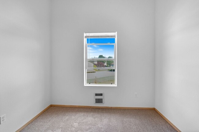 Building Photo - South Valley Four-Plex Unit #3 for Rent