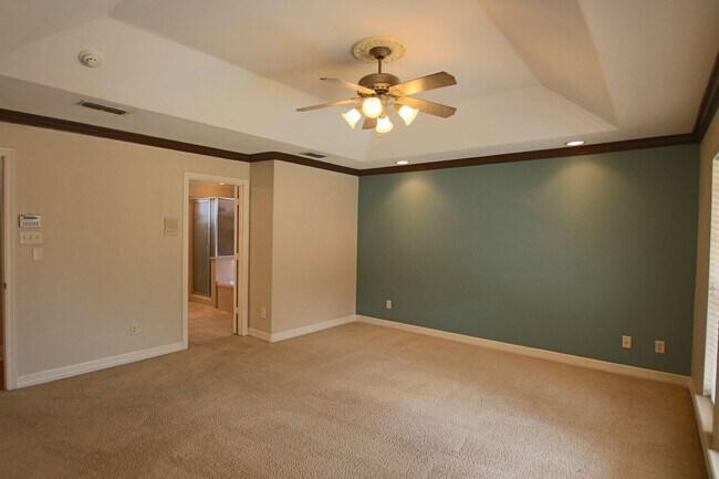 Building Photo - 1202 River Bend Dr