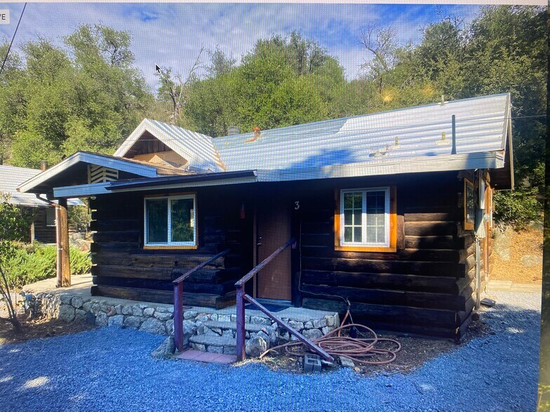 Primary Photo - 10445 Tanglewood Ln