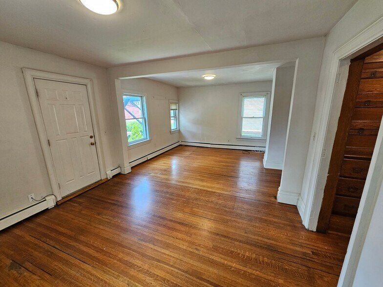 Building Photo - 103 Rutgers St