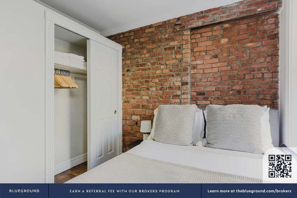 Building Photo - 521 E 5th St