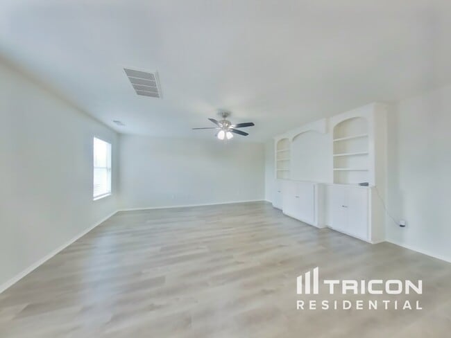 Building Photo - 21607 Fossil Trails Dr