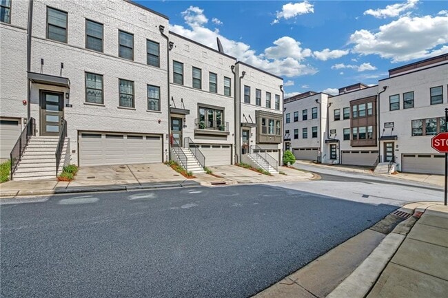 Building Photo - 860 Stonehill Ln