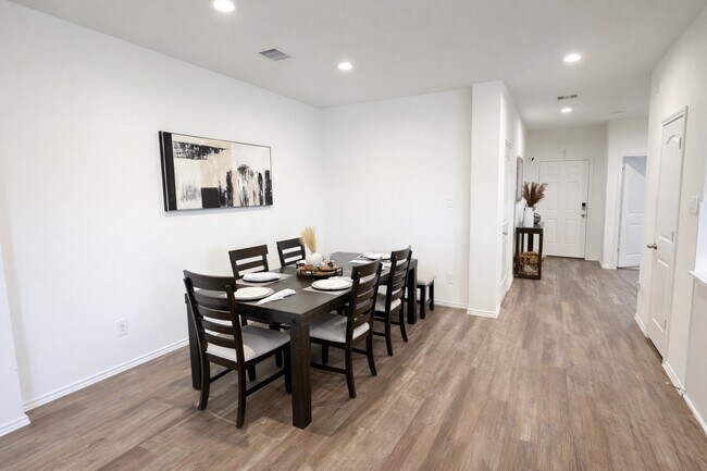 Building Photo - 3073 Emerald Ocean Dr