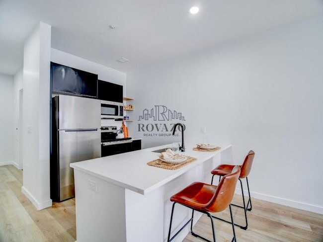 Building Photo - 486 Market St