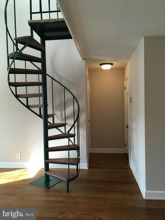 Building Photo - 3052 S Buchanan St