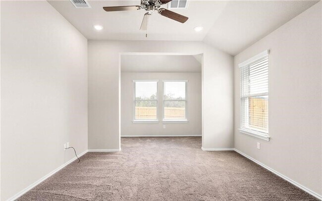 Building Photo - Beautiful Like New Home in Copperas Cove w...