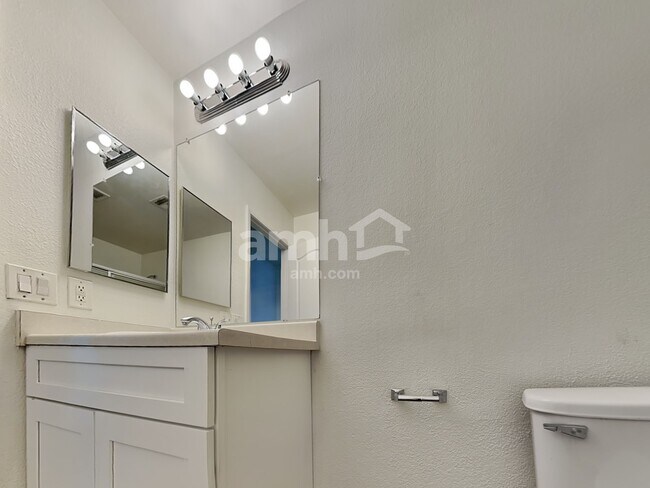 Building Photo - 3408 E Palatine Hills Ave