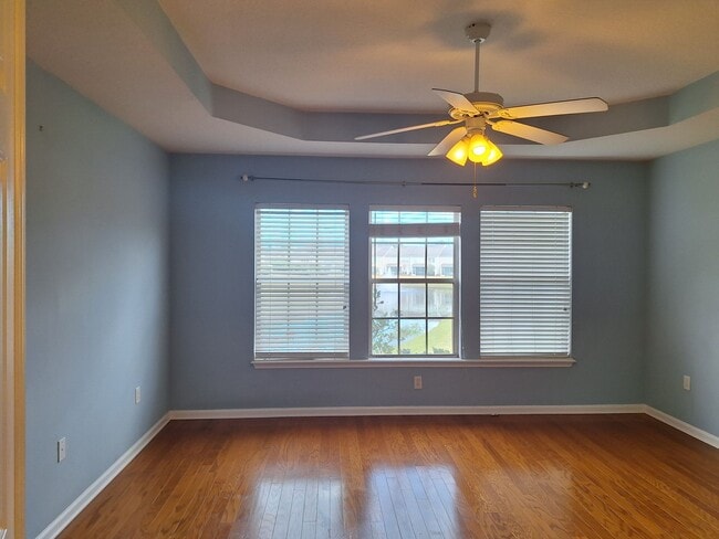 Building Photo - Townhome near Gate Parkway