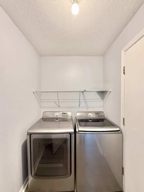 Building Photo - 838 Addison Dr NE