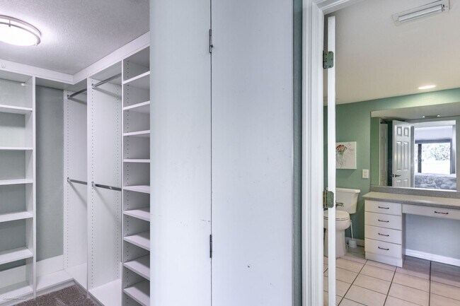 Building Photo - CLOSE DOWNTOWN PUNTA GORDA. GROUND FLOOR U...