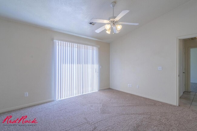 Building Photo - Fresh Carpet! Spacious 5-Bedroom Townhome